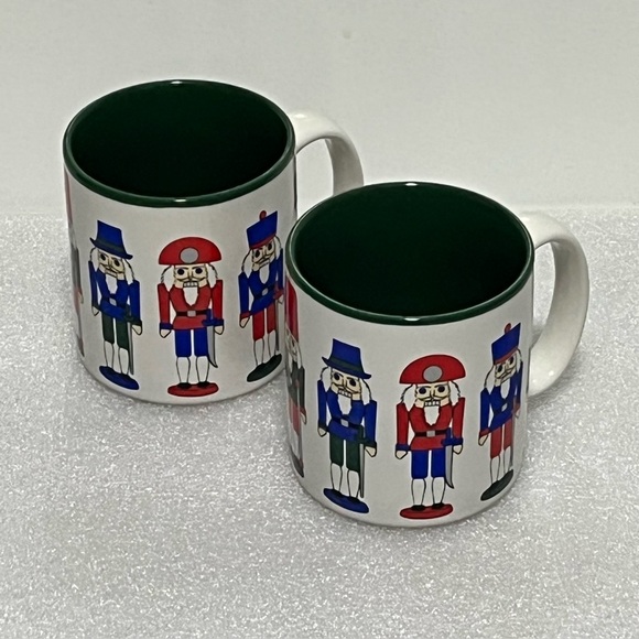 Other - Christmas Nutcracker Soldiers Green
& White ceramic Coffee Mugs set 2
Vintage
